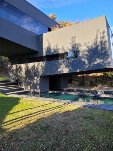 Villa The Black Line House
