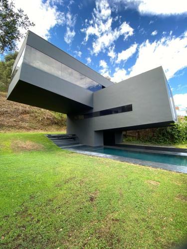 Villa The Black Line House