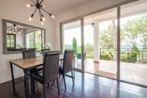 Villa Wanderlust Sitges Hills. Exclusive Pool.