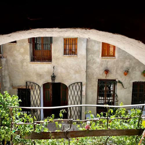 Hostal Oliva Courtyard Guesthouse
