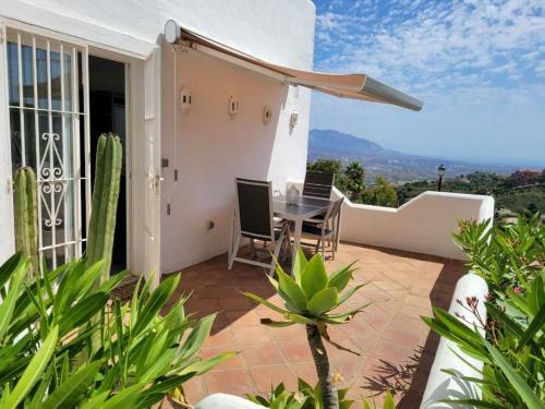 Apartamento Comfy 2br, 2bathroom, Parking, Pool, Sea Views, Elviria Alta