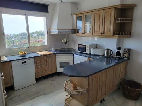 Apartamento Comfy 2br, 2bathroom, Parking, Pool, Sea Views, Elviria Alta