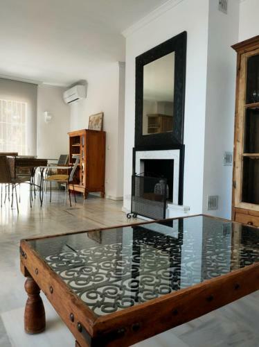 Apartamento Comfy 2br, 2bathroom, Parking, Pool, Sea Views, Elviria Alta