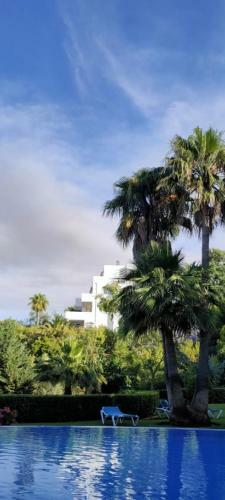 Apartamento Comfy 2br, 2bathroom, Parking, Pool, Sea Views, Elviria Alta