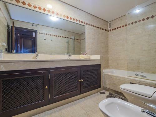 Cubo's Marbella Apartment Golf & Parking