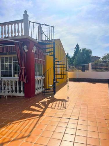 Casa Con Jard�n En Ogijares