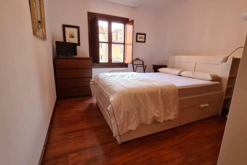 Preciosa Casa Con Jard�n En Nueva De Llanes