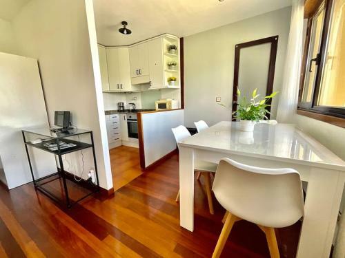 Apartamento R�a Navia El Esp�n 31a01