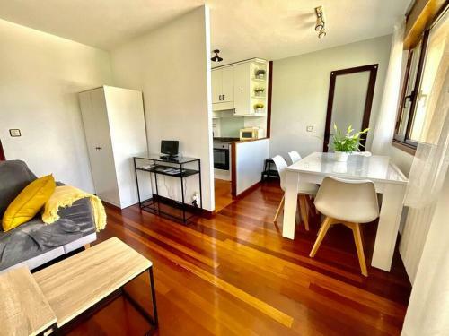 Apartamento R�a Navia El Esp�n 31a01