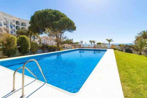 Apartamento 2 Bedroom In Parador With Pool And Seaview