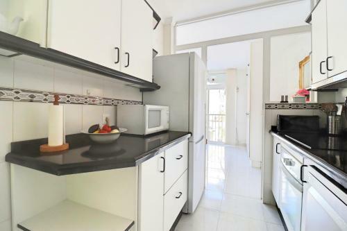 Apartamento 2 Bedroom In Parador With Pool And Seaview
