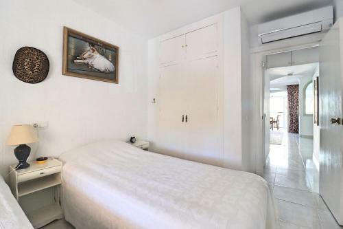 Apartamento 2 Bedroom In Parador With Pool And Seaview