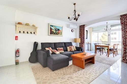 Apartamento 2 Bedroom In Parador With Pool And Seaview