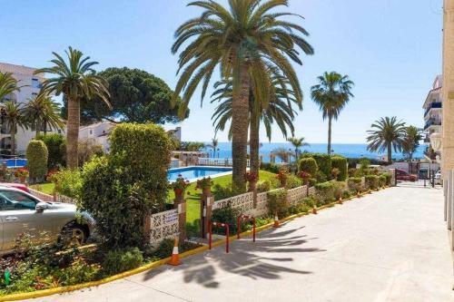 Apartamento 2 Bedroom In Parador With Pool And Seaview