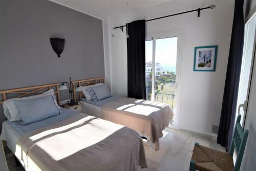 Ladera Panorama 2