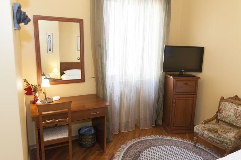 Hotel Peristil