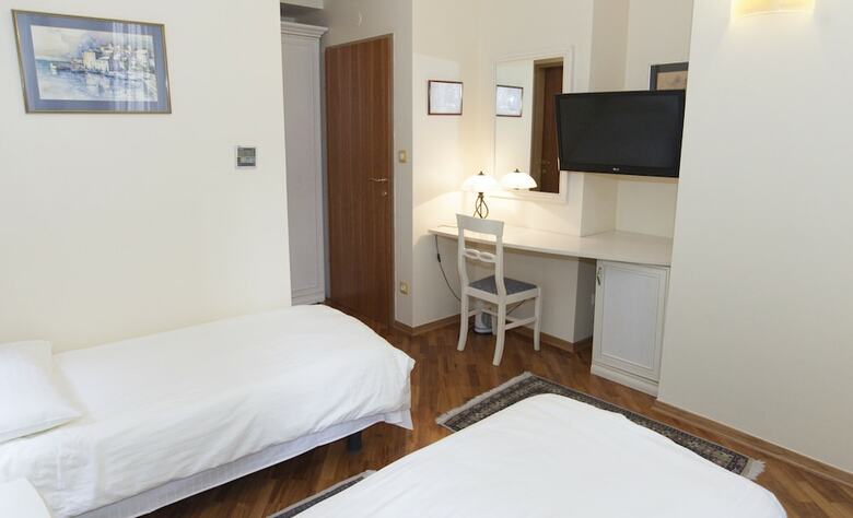 Hotel Peristil