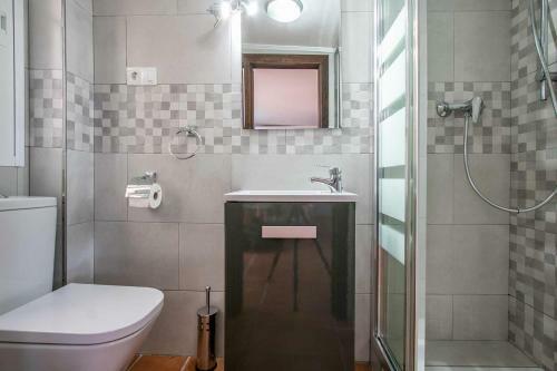 Lor Pintada Apartment