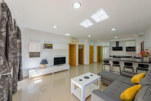 Apartamento C�ntrico Sibarys - 2 Dormitorios- Calle Pintada