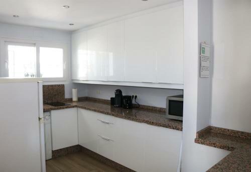 2 Bedroom Apartment Paradorares Ne