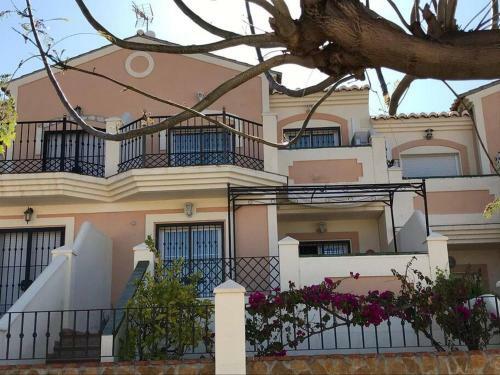 Stunning 2-bed House In Nerja W. Pool, A/c, Garage