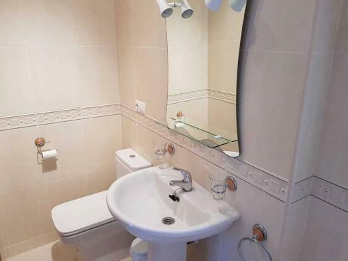 Stunning 2-bed House In Nerja W. Pool, A/c, Garage