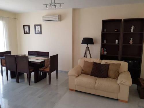 Stunning 2-bed House In Nerja W. Pool, A/c, Garage