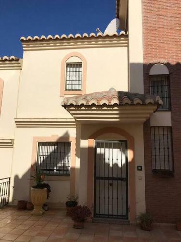 Stunning 2-bed House In Nerja W. Pool, A/c, Garage
