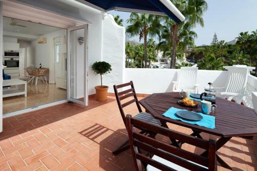 Las Palmas 2a Oasis Properties
