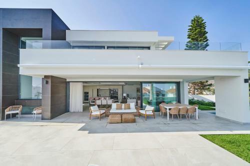 Sea Gardens Villa