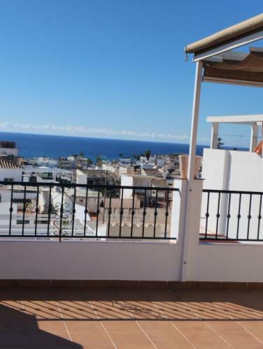 Apartamento Atico Duplex Vista Al Mar Y Monta�a.