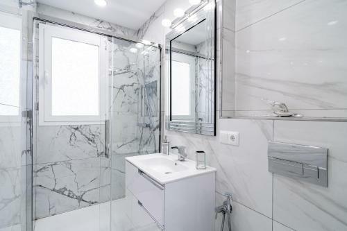 Silver Horizon Luxury Apartment