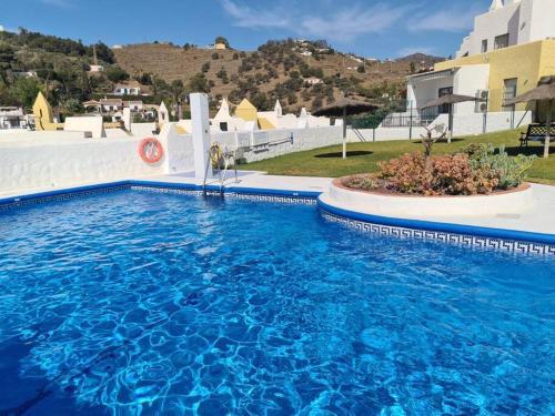 Fantastiskt 6 B�dds Hus I Nerja