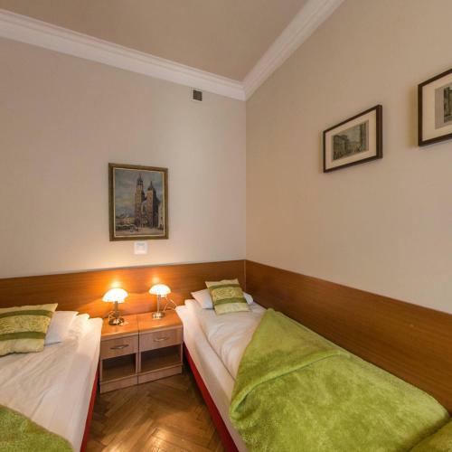 Kajzer Hostel