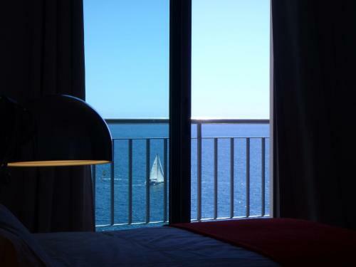 Sea Front Apartment - Princesa D. Am�lia