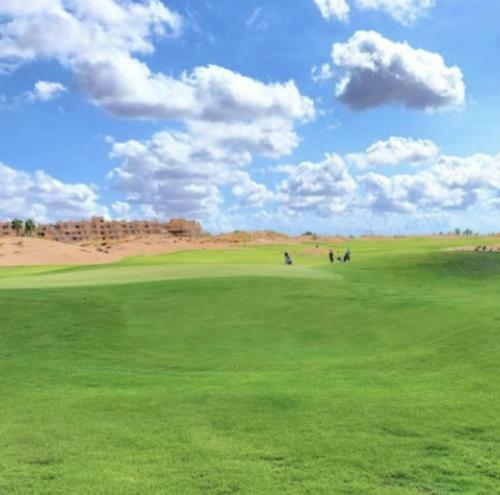 Stylish 2-bed Apartment Overlooking The Fairways