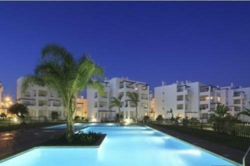 Stylish 2-bed Apartment Overlooking The Fairways