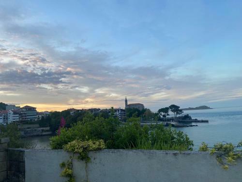 Villa Mundaka Beachfront House