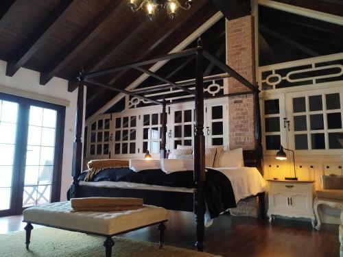 Luxury Colonial Country Villa