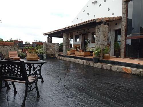 Luxury Colonial Country Villa
