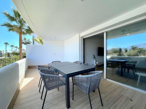 Lush Apartment With Pool Near Playa Granada