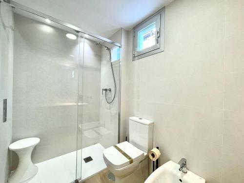 Lush Apartment With Pool Near Playa Granada