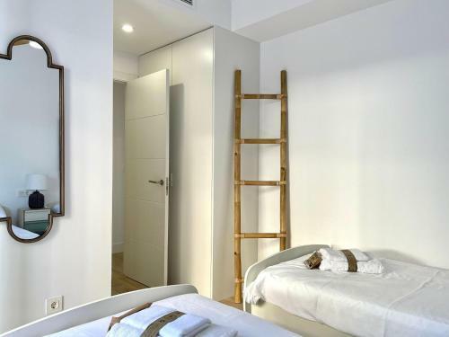 Lush Apartment With Pool Near Playa Granada