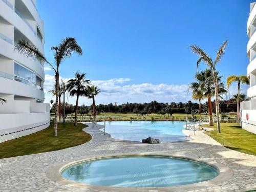 Lush Apartment With Pool Near Playa Granada
