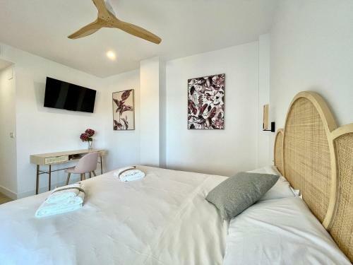 Lush Apartment With Pool Near Playa Granada