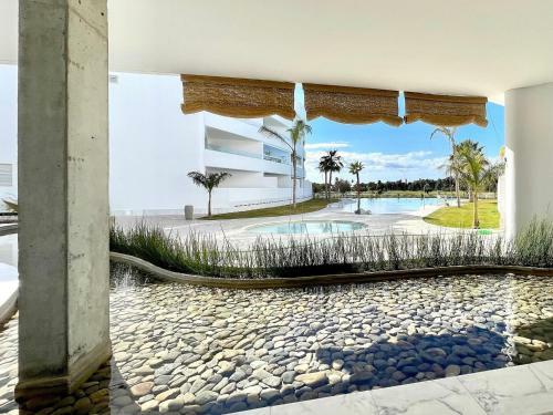 Lush Apartment With Pool Near Playa Granada