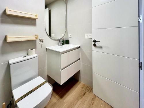 Apartment With Shared Pool In Playa Granada