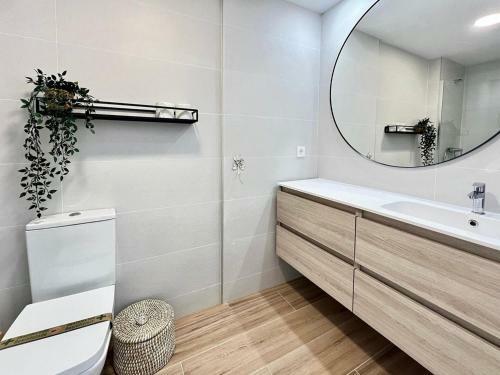 Apartment With Shared Pool In Playa Granada
