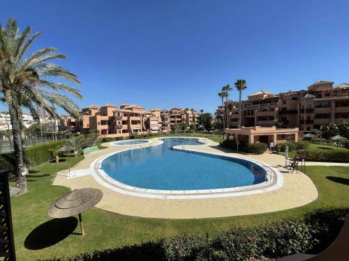 Apartamento E2 Equipado En Playa Granada Con Terraza De 11m2