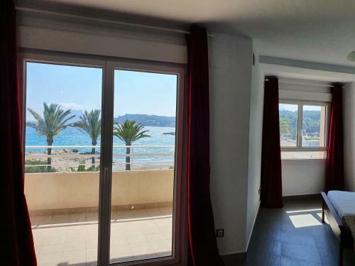 Espacioso Apartamento En Primera L�nea Del Mar